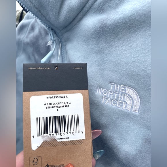 NWT 🚨Northface cropped full zip tie dye large - Picture 2 of 3